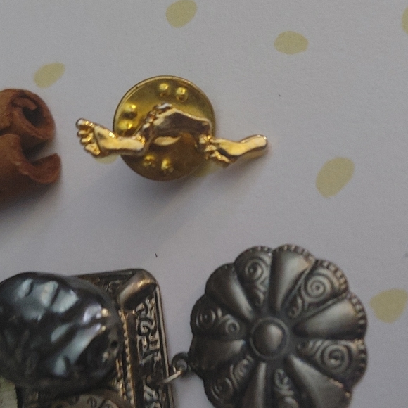 Brooch / Pin assortment 80s 90s - Picture 8 of 9